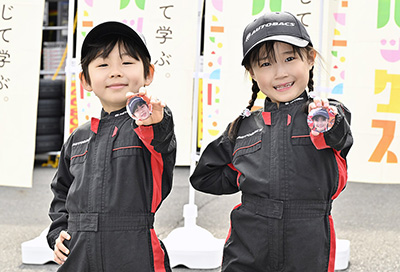 スーパーオートバックス岐阜 コドモバックス 2026 缶バッジ